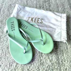 TKEES Lip Gloss Leather Sandal in Seafoam